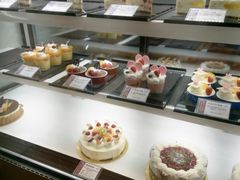 面包甜点陈列柜-苹果花园(乳山路店)