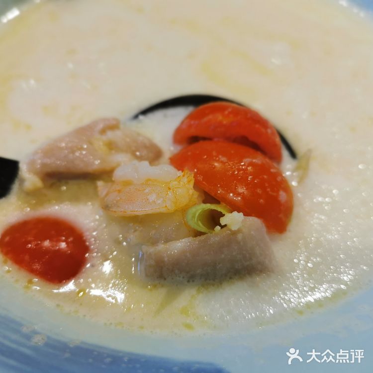 在大众点评买了39块钱券还送了水果卷。性价比很高