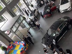 -奔驰上海利星(七宝店)