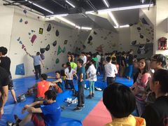 -锐菲特游泳体育健身中心(滨江店)