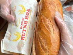 -Bánh Mì Huynh Hoa