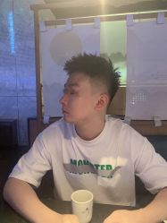 -侨治发型
