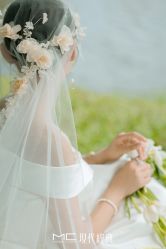 -现代经典婚纱摄影