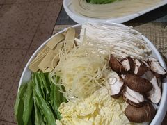 -鸡遇虾煲干锅火锅(小寨金莎店)