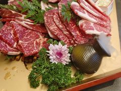 -铭牛烧肉·和牛海鲜自助(高新月牙湖店)
