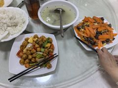 -口衣记鸡饭店