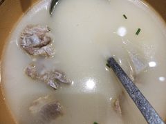 -富正毅三下锅·湘西韵味(天门山索道店)