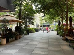 -瑞虹新天地月亮湾