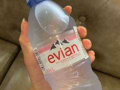 依云矿泉水-雍和会海鲜姿造自助(湖东路店)