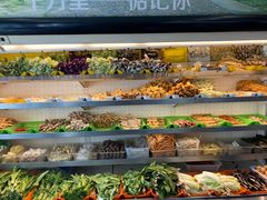 自助取餐区-万记麻辣烫国展总店