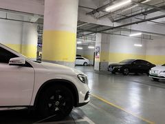 -爱琴海购物公园-地下停车场