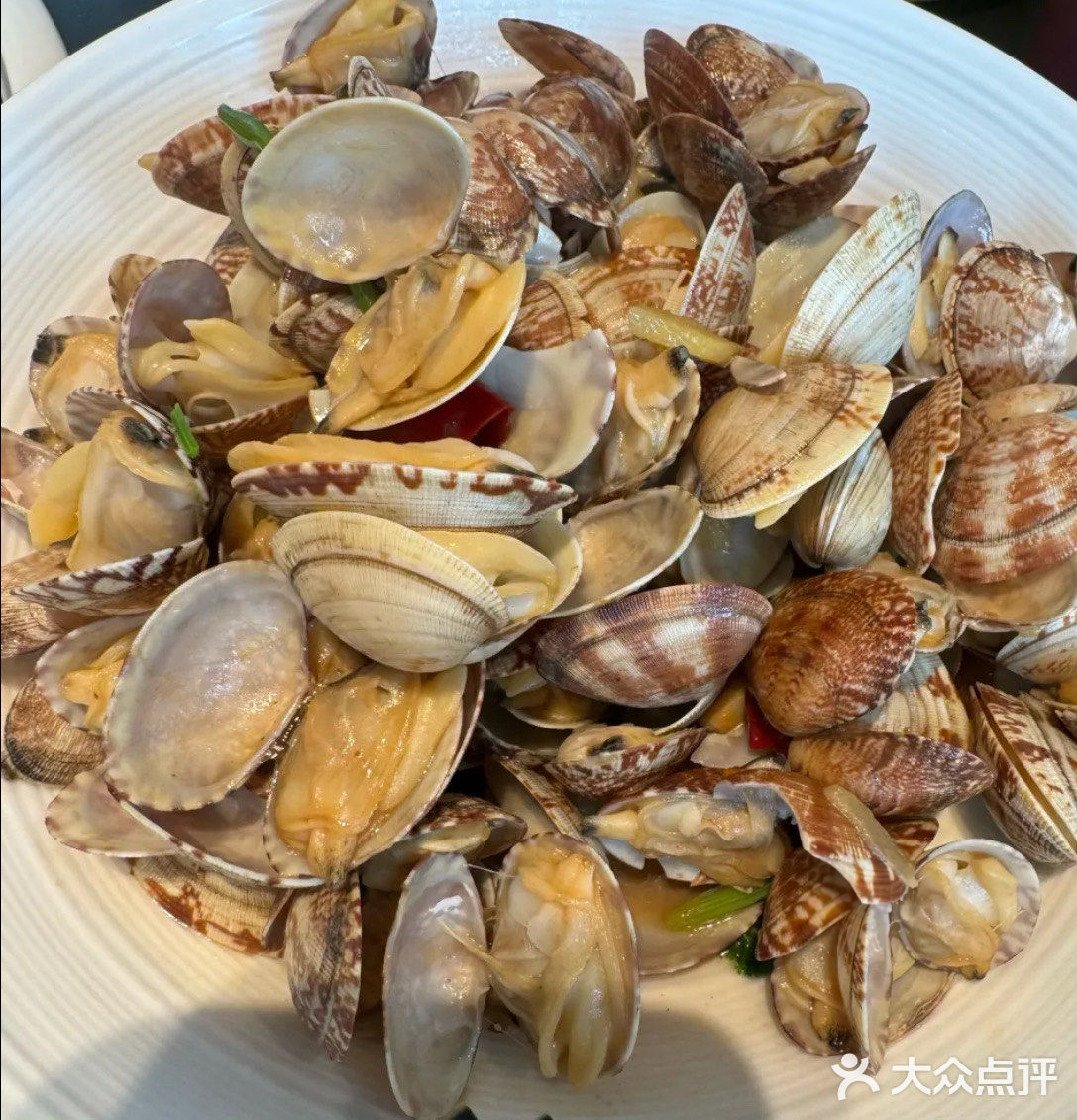 新晋排队王鲁菜餐厅，人气很旺，口味确实不错👍