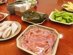 -九尺赵老四鲜鹅肠火锅