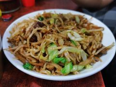 肉丝炒饼-高记麻辣烫