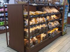 -全家便利店(莲花池东路店)