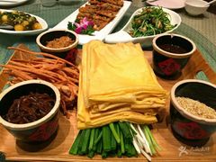 -老街坊美食汇(玉兰大街店)