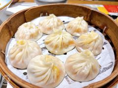 蟹粉鲜肉馅-馋三尺蟹粉小笼(人民广场店)