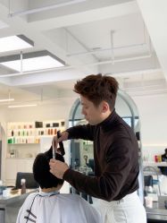 -Hello Lady发型设计