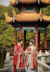 -挪娅婚纱摄影皇家会所