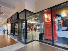 -王府井奥莱临潼小镇(临潼店)