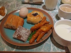 -广东大厦酒店(广州北京路步行街纪念堂地铁站店)