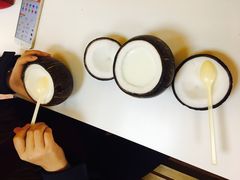 -志龙皇冠吃货椰子铺