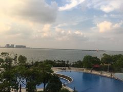 -上海滴水湖皇冠假日酒店