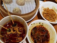-诚铭记·虾仁汤包·成都小吃(融创店)