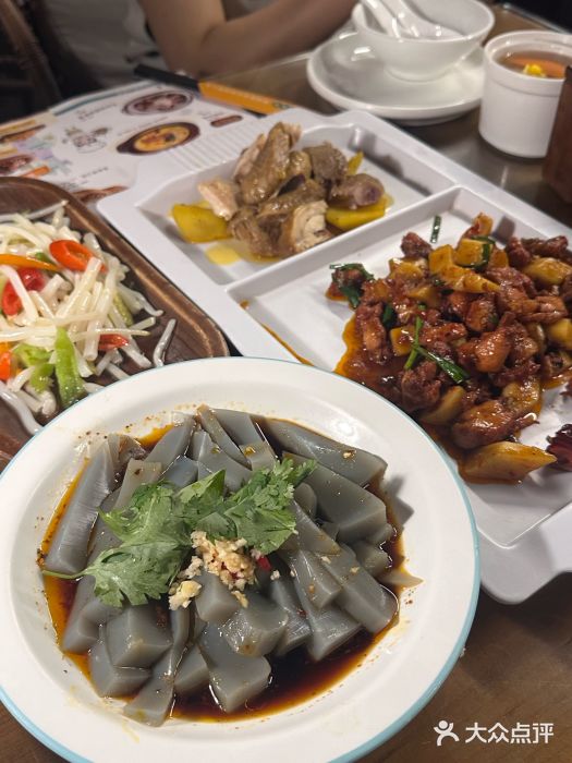 隔壁老王·家常云南菜(花巷店)图片