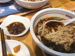 -呷佬·长沙手工米粉(金沙江路店)