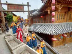 -雪山彩虹谷景区