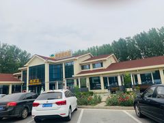 -窦店服务区-停车场