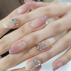 -悦指间美甲美睫