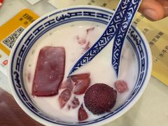 -广信牛奶甜品世家(台东店)