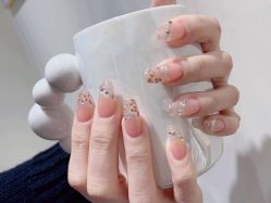 -梵莎美甲美睫