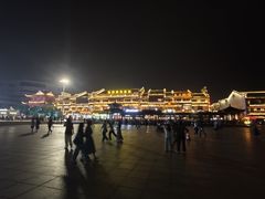 -巴陵广场