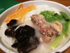 -云海肴·汽锅鸡·云南菜(天山百盛优客店)