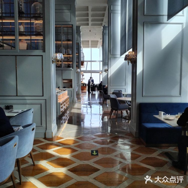沈阳中心最高层自助餐厅