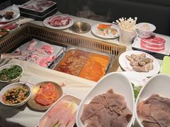 -芝小官毛肚火锅海鲜自助(苏州吴江区万宝店)