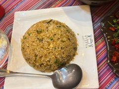 -香巴拉云南餐厅(华莱坞店)