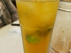 -新大咀港式茶餐厅(宝山万达店)