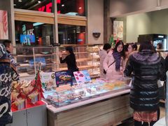面包甜点陈列柜-巴黎贝甜(五道口店)