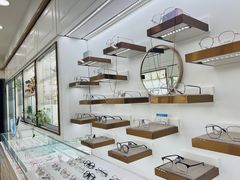 -翰佐蔡司小乐圆·依视路星趣控·暴龙眼镜折扣店