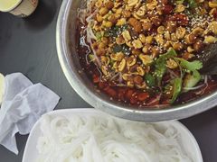 -周良天山牛杂城(天山路总店)