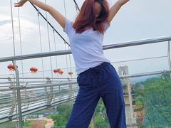 -客天下恐龙水晶玻璃桥