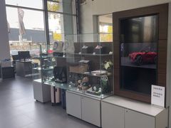 -上海星瀚奔驰4S店(红柳路店)