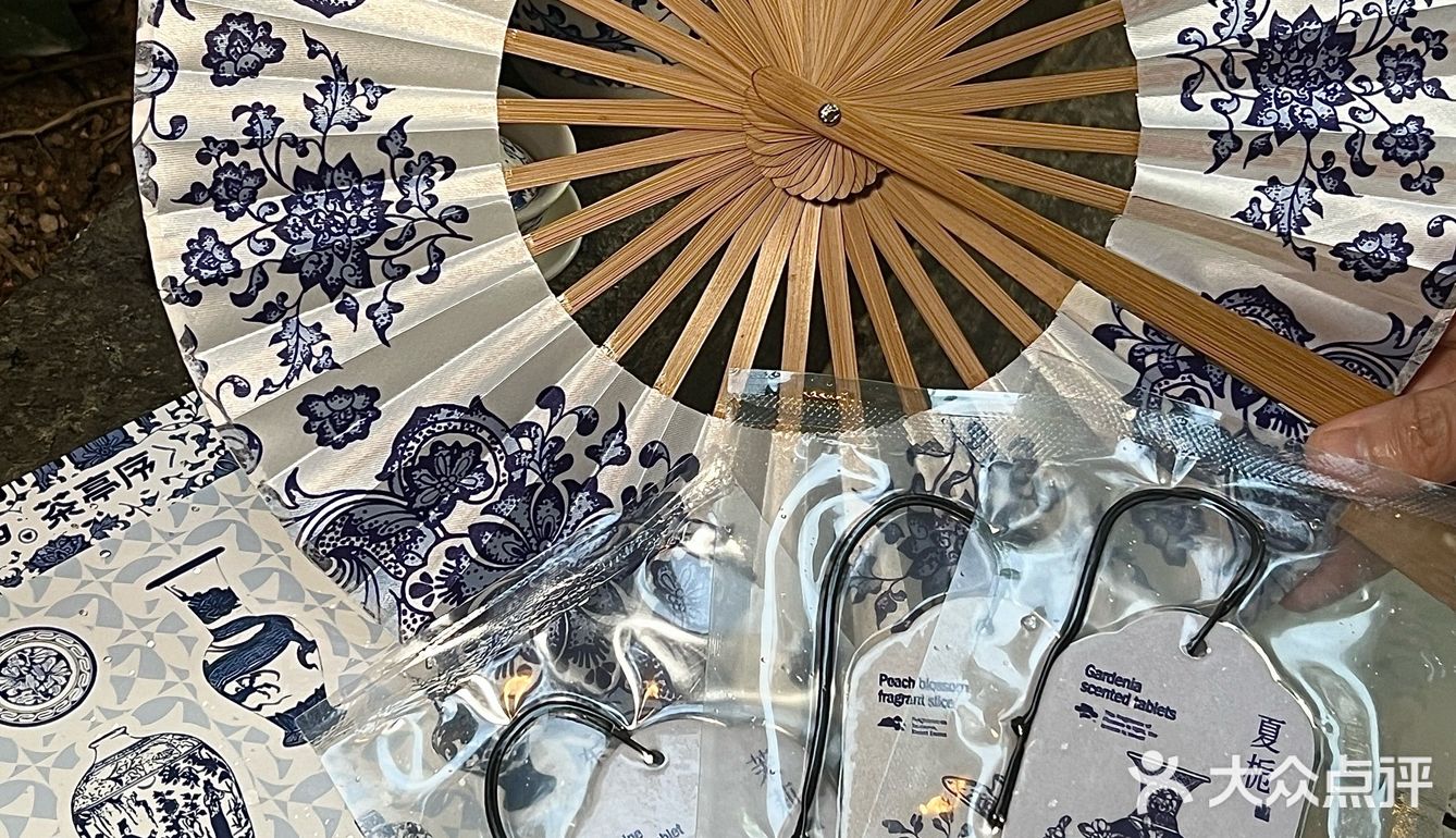 广州人民收到通知了吗？！奶茶免.费送！！！