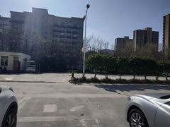 -海伦精致生活广场-停车场