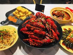 -巴厘龙虾·榜首油焖大虾(音乐学院·沿江酒馆店)