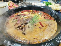 -黄潇洒老火锅(九眼桥宏济巷店)